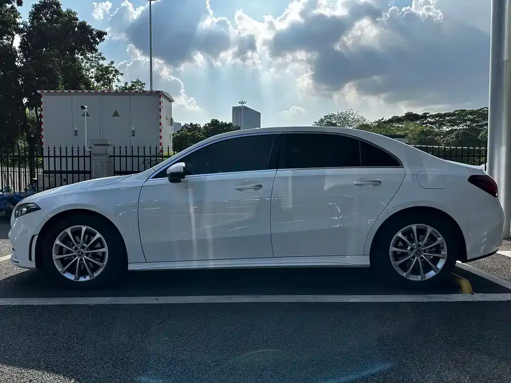 Mercedes-Benz A-Class 2023 из CN, фото 4