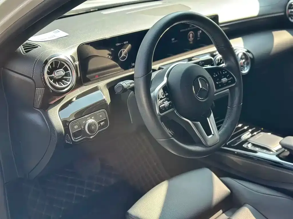 Mercedes-Benz A-Class 2023 из CN, фото 6