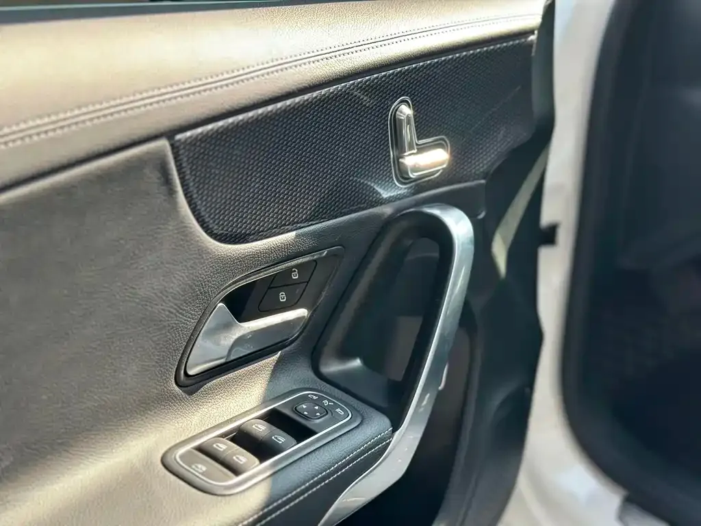 Mercedes-Benz A-Class 2023 из CN, фото 7