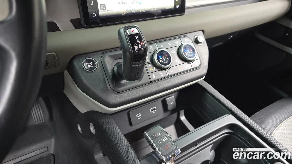 Land Rover Defender 2022 из KR, фото 9