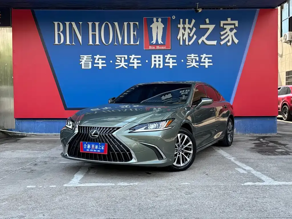 Lexus ES — фото 1