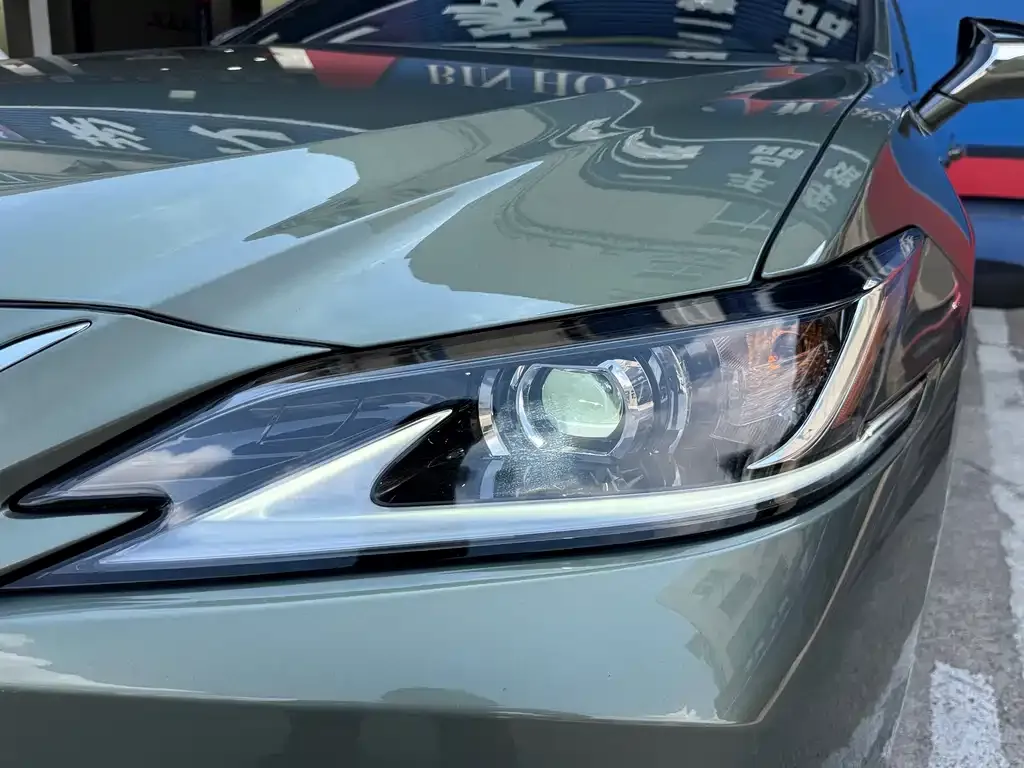 Lexus ES — фото 5
