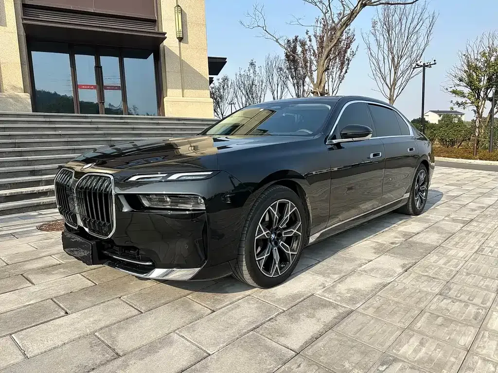 BMW 7 Series 2024 из CN, фото 1
