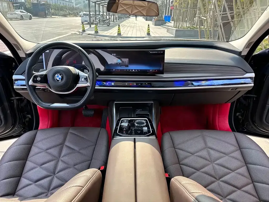 BMW 7 Series 2024 из CN, фото 10