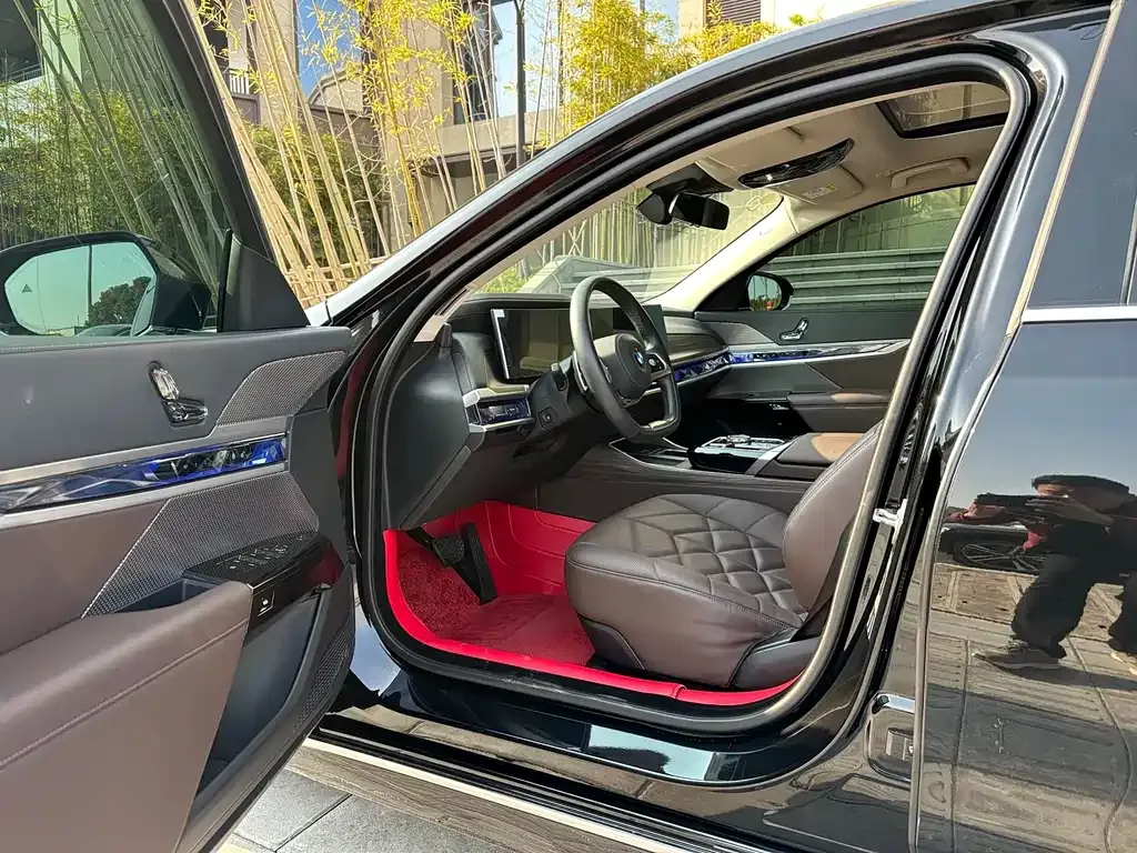 BMW 7 Series 2024 из CN, фото 5