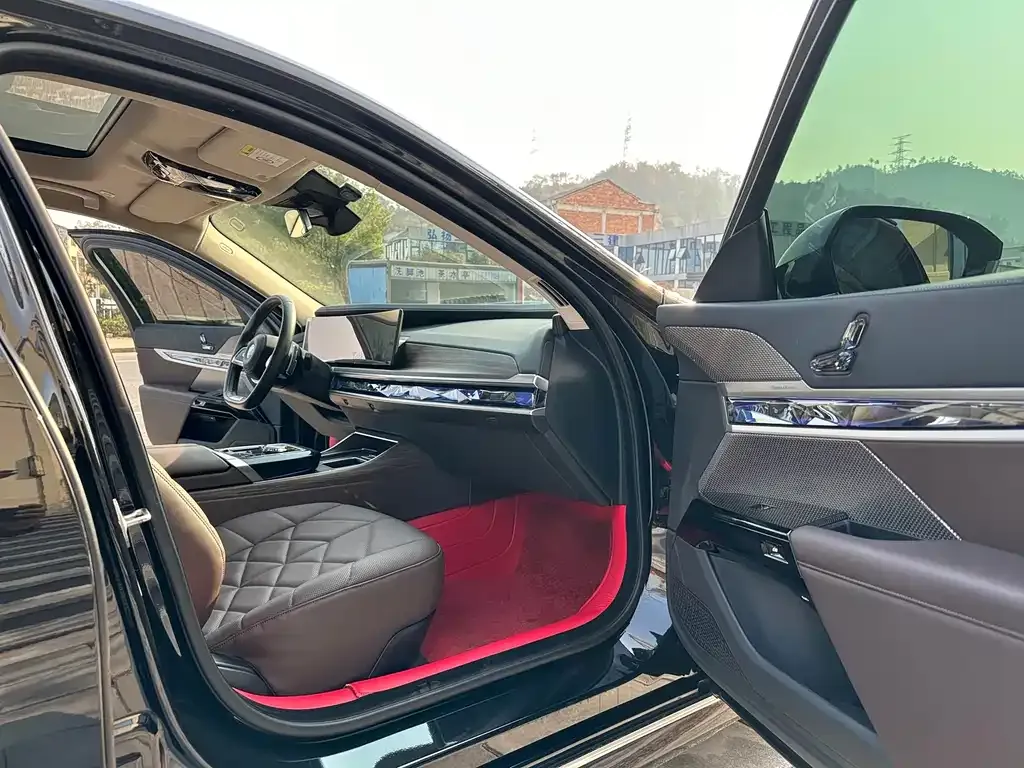 BMW 7 Series 2024 из CN, фото 8