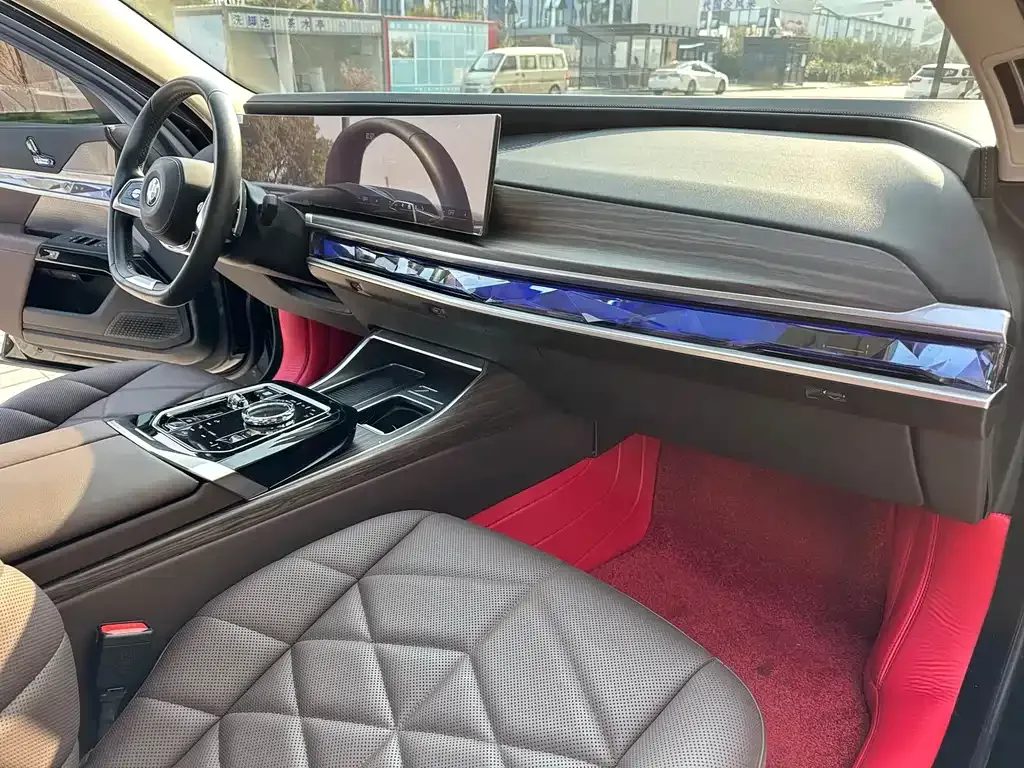 BMW 7 Series 2024 из CN, фото 9