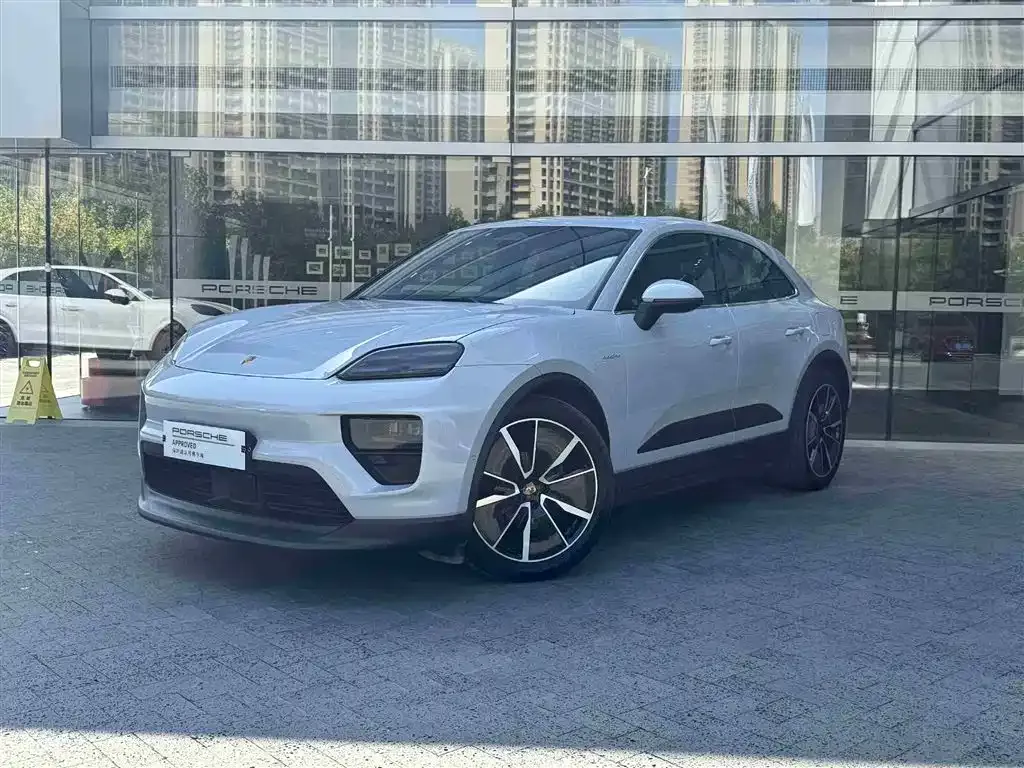 Porsche Macan EV — фото 1