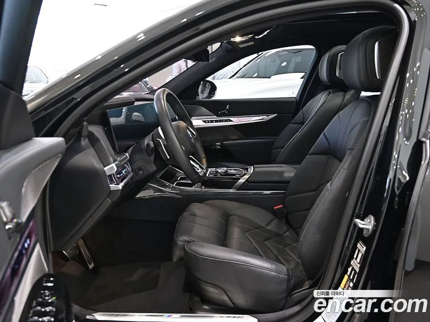 BMW i7 — фото 10