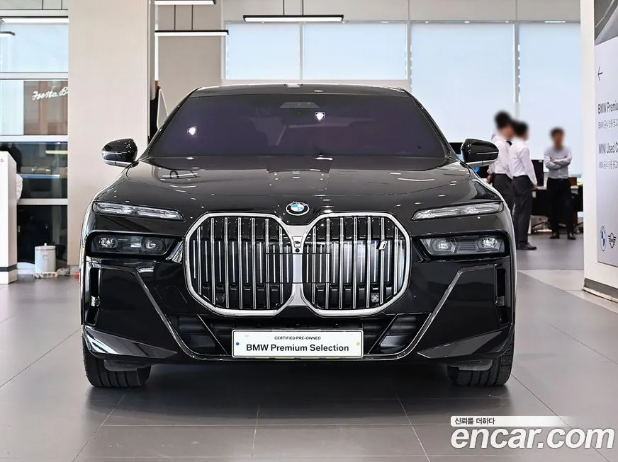 BMW i7 — фото 2