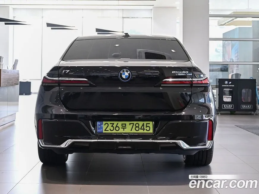 BMW i7 — фото 3
