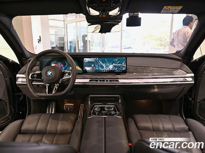 BMW i7 — фото 6