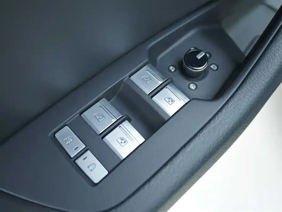 Audi A6L 2023 из CN, фото 10
