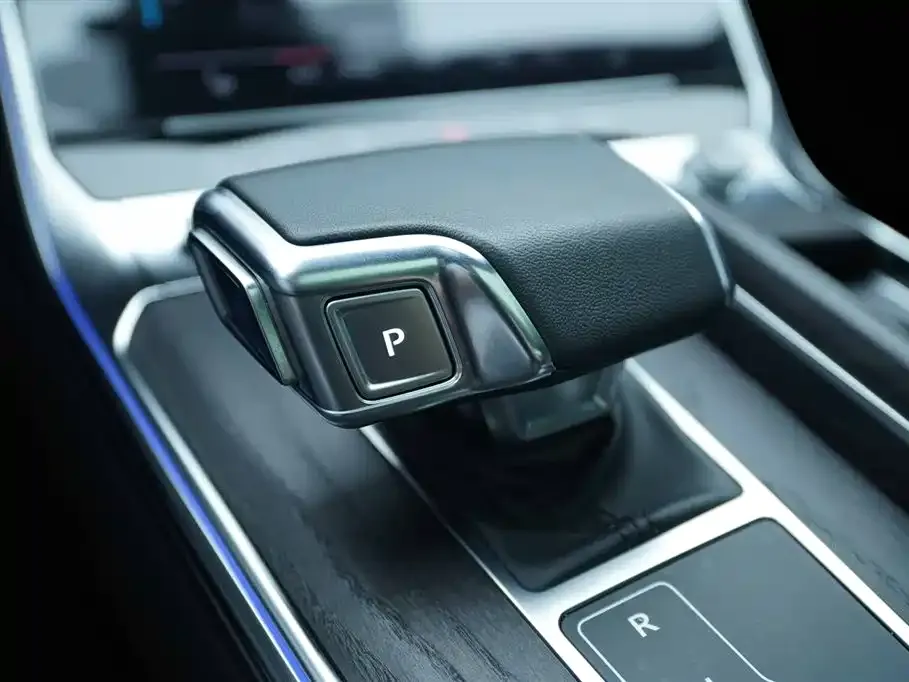 Audi A6L 2023 из CN, фото 8