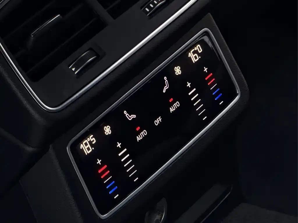 Audi A7 2023 из CN, фото 10