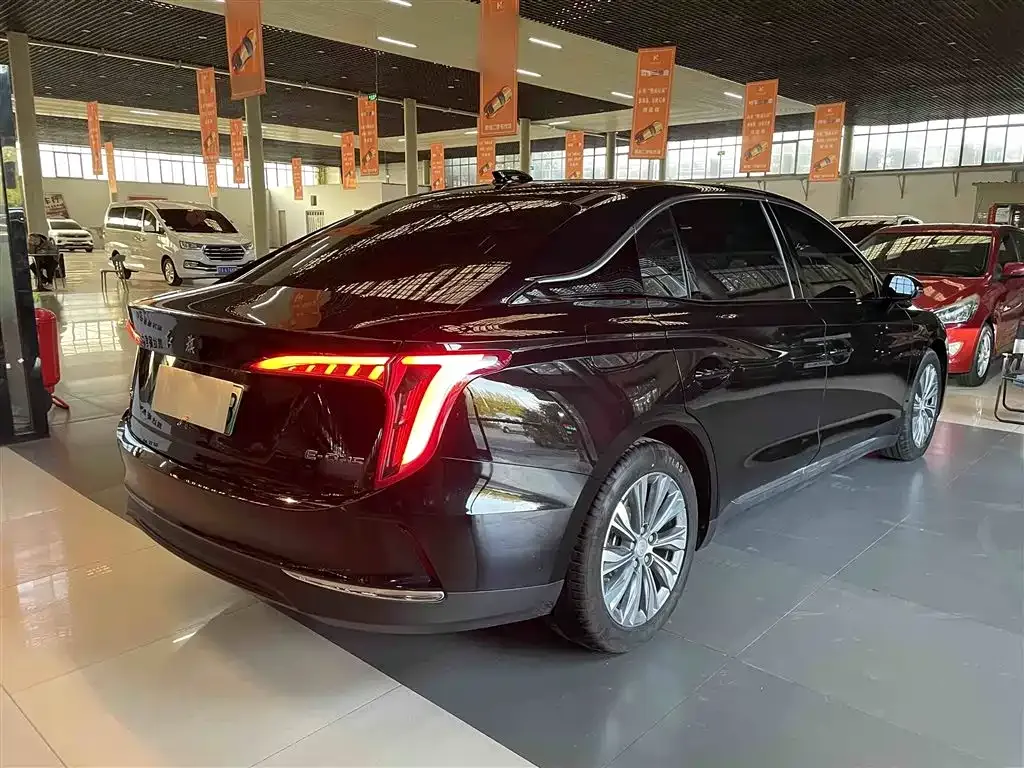 Hongqi E-QM5 2025 из CN, фото 7