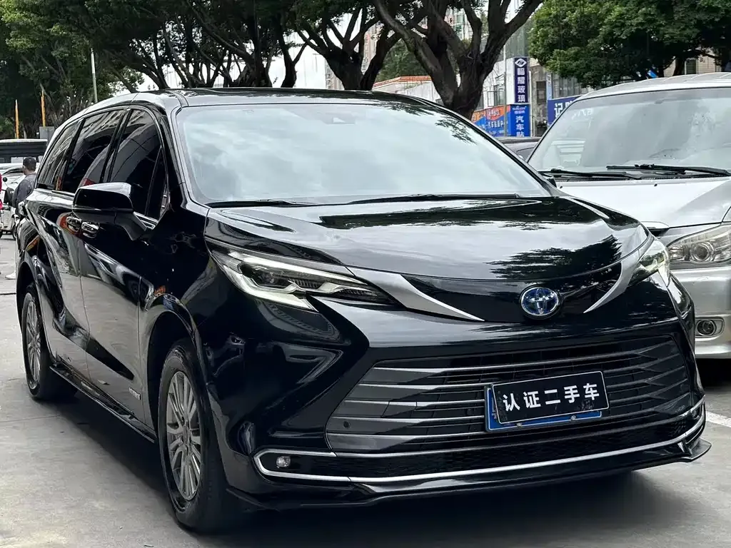 Toyota Sienna 2023 из CN, фото 3