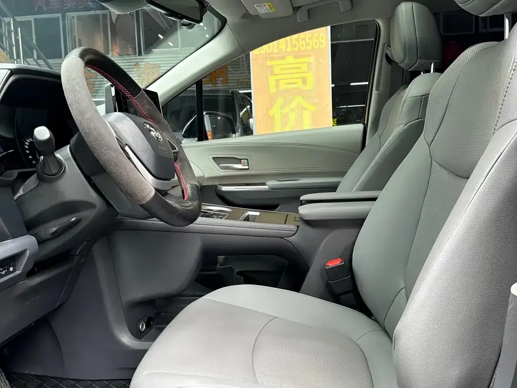 Toyota Sienna 2023 из CN, фото 9