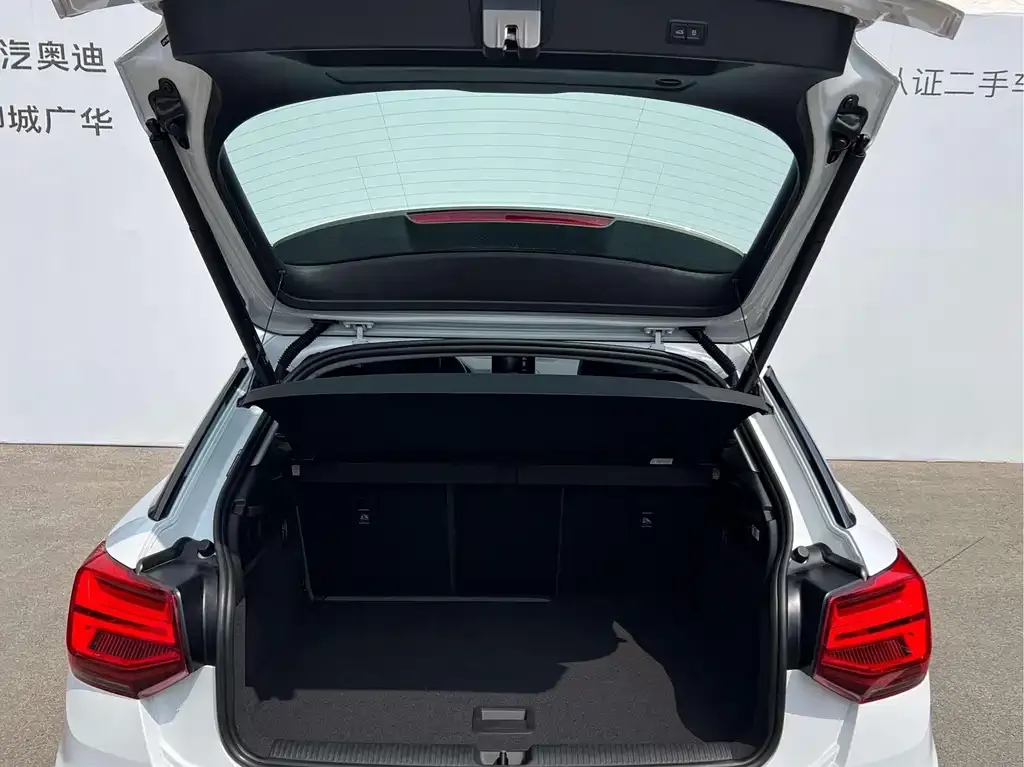 Audi Q2L 2024 из CN, фото 10