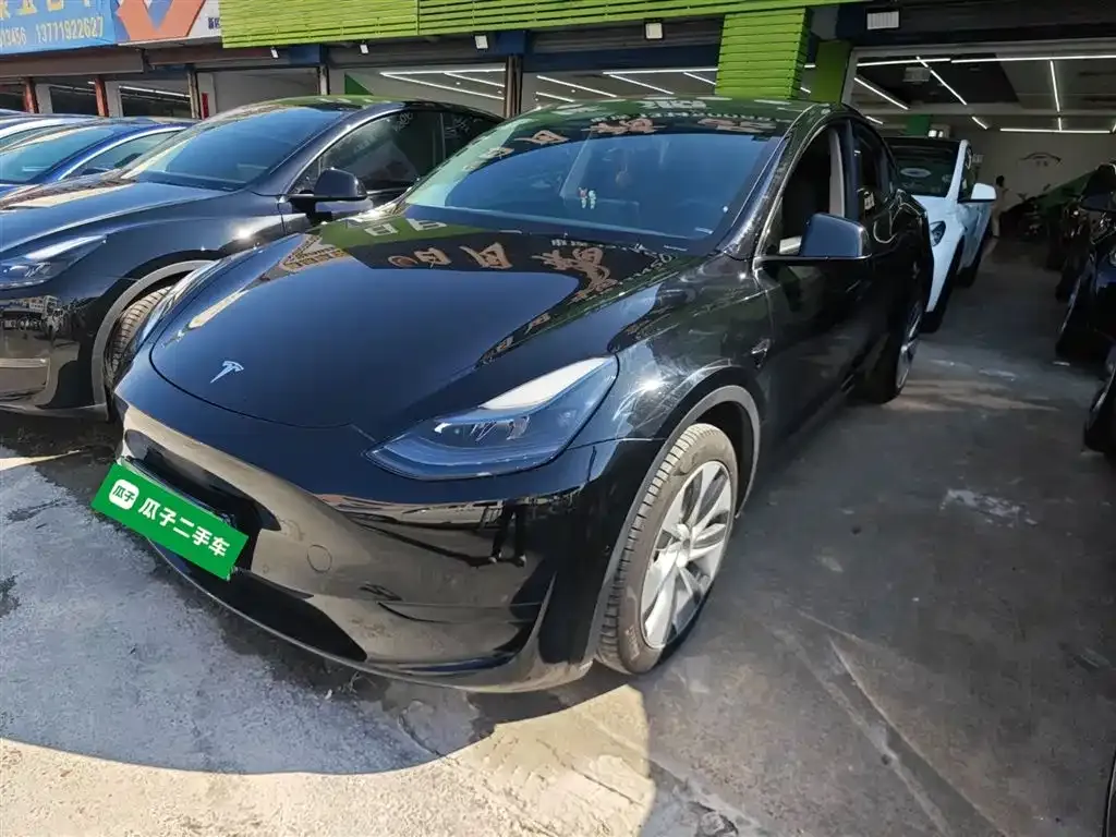 Tesla Model Y 2023 из CN, фото 2
