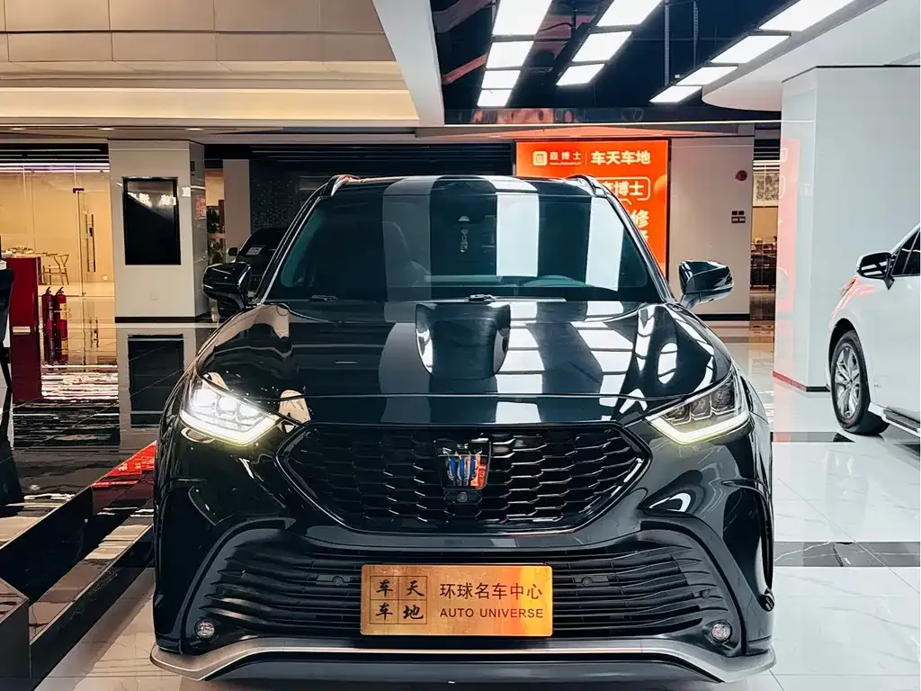 Toyota Crown Kluger 2021 из CN, фото 2