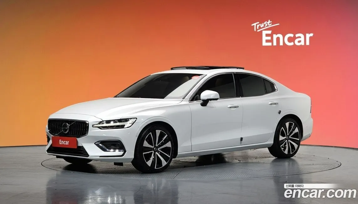 Volvo S60 — фото 1