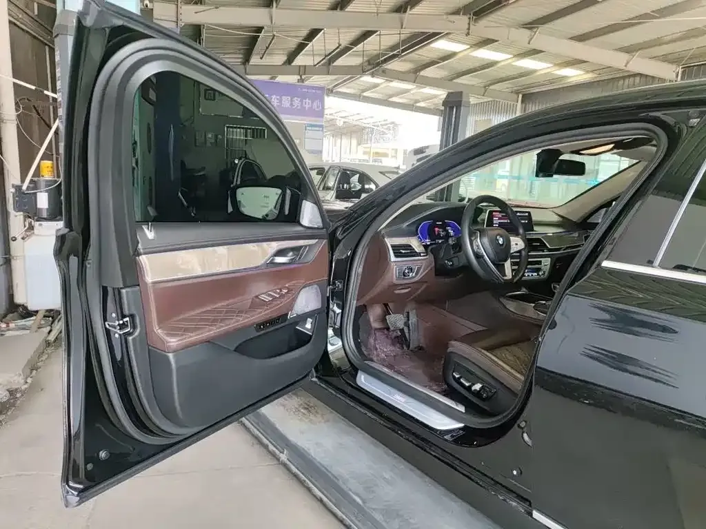 BMW 7 Series 2022 из CN, фото 4