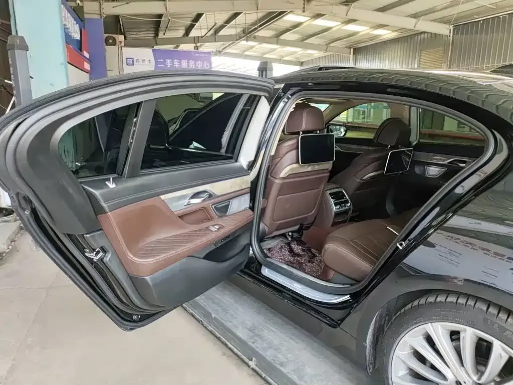 BMW 7 Series 2022 из CN, фото 5