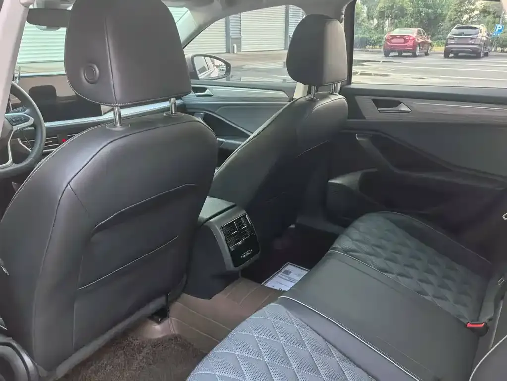 Volkswagen Sagitar 2023 из CN, фото 8
