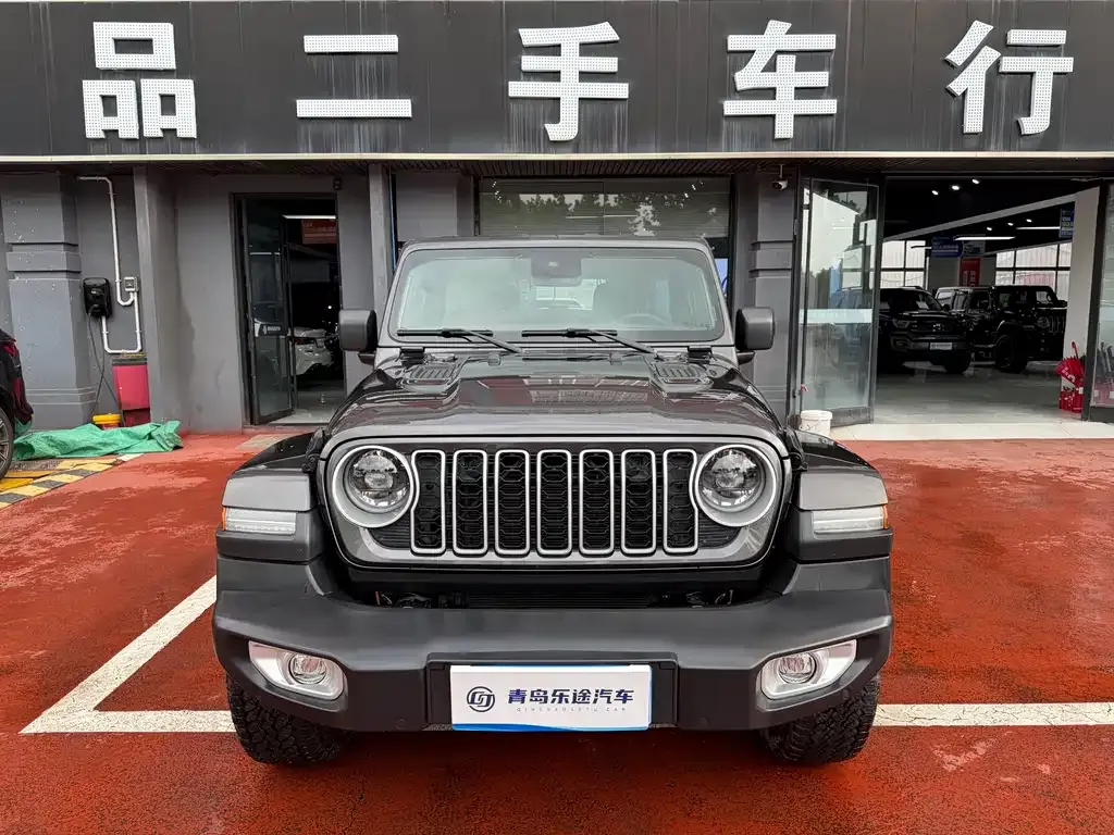 Jeep Wrangler 2023 из CN, фото 1