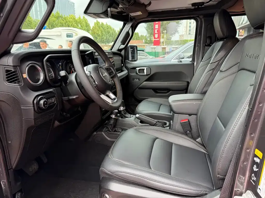Jeep Wrangler 2023 из CN, фото 7