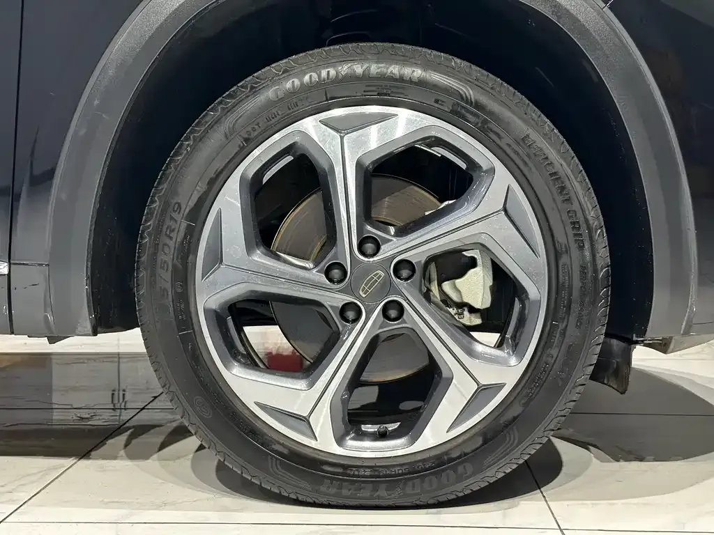 Geely Xingyue L 2024 из CN, фото 4