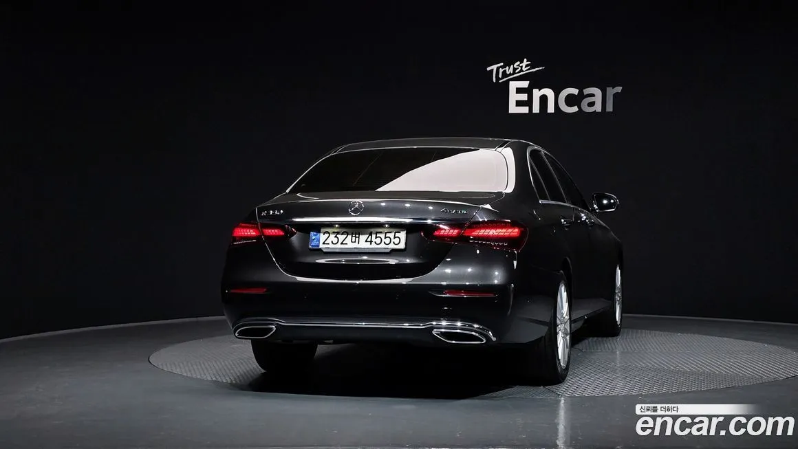 Mercedes-Benz E-Class — фото 4