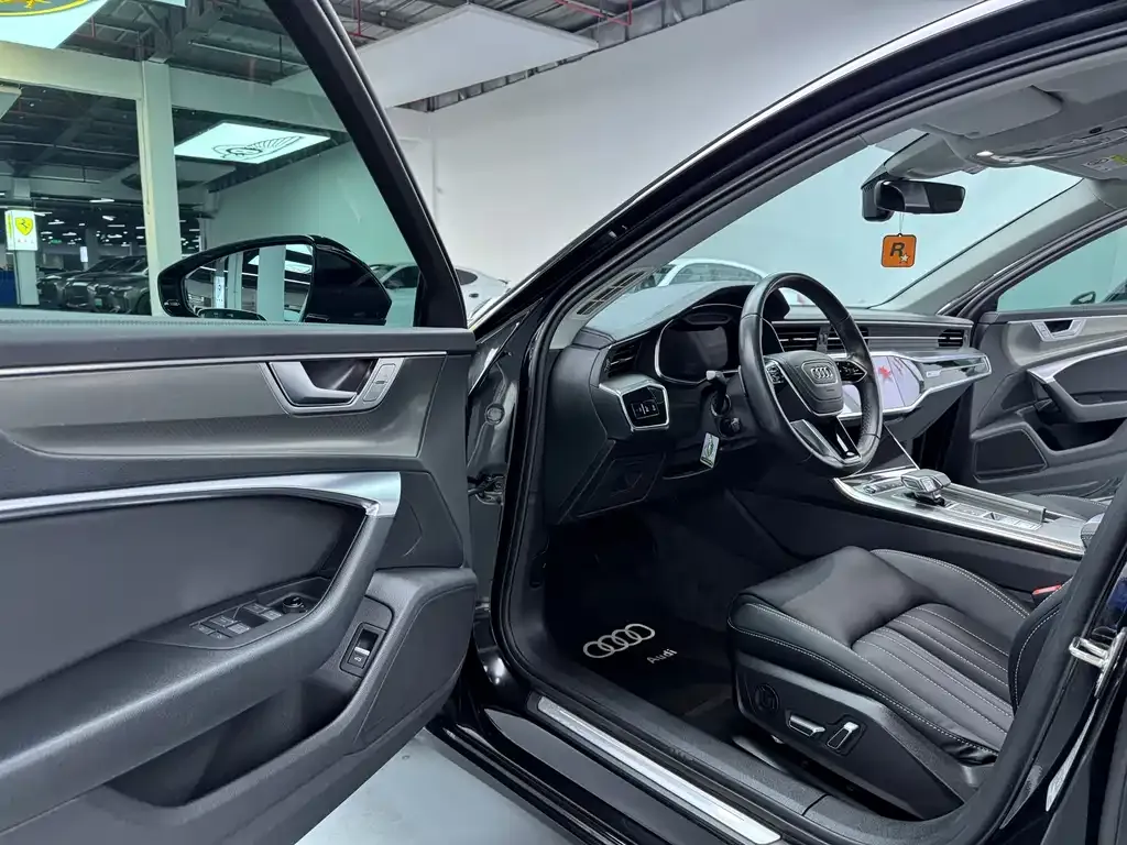 Audi A6L 2022 из CN, фото 4