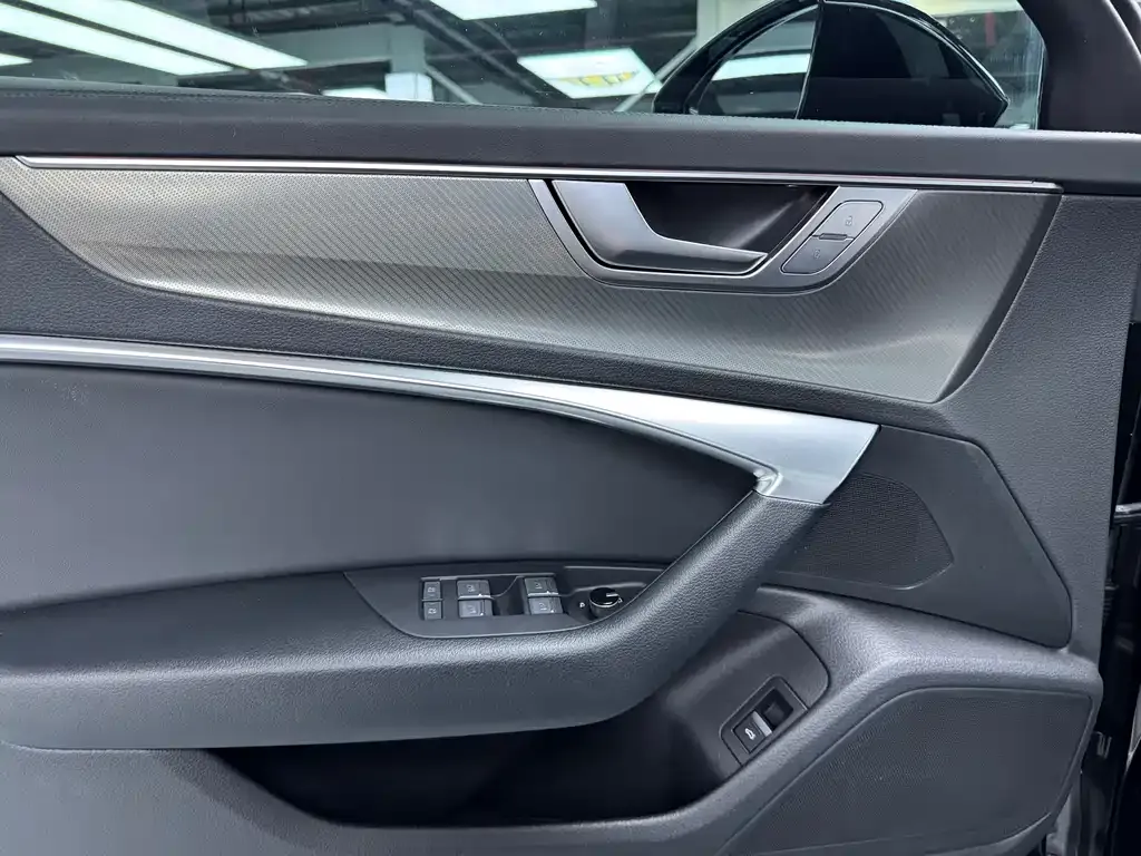 Audi A6L 2022 из CN, фото 6