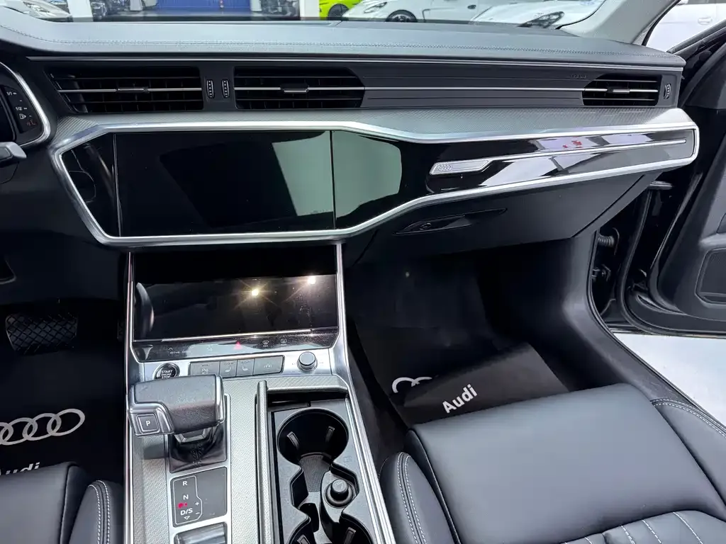 Audi A6L 2022 из CN, фото 9