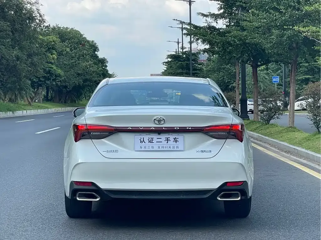 Toyota Avalon — фото 10