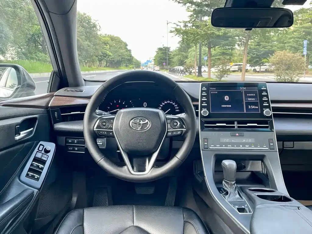 Toyota Avalon — фото 4