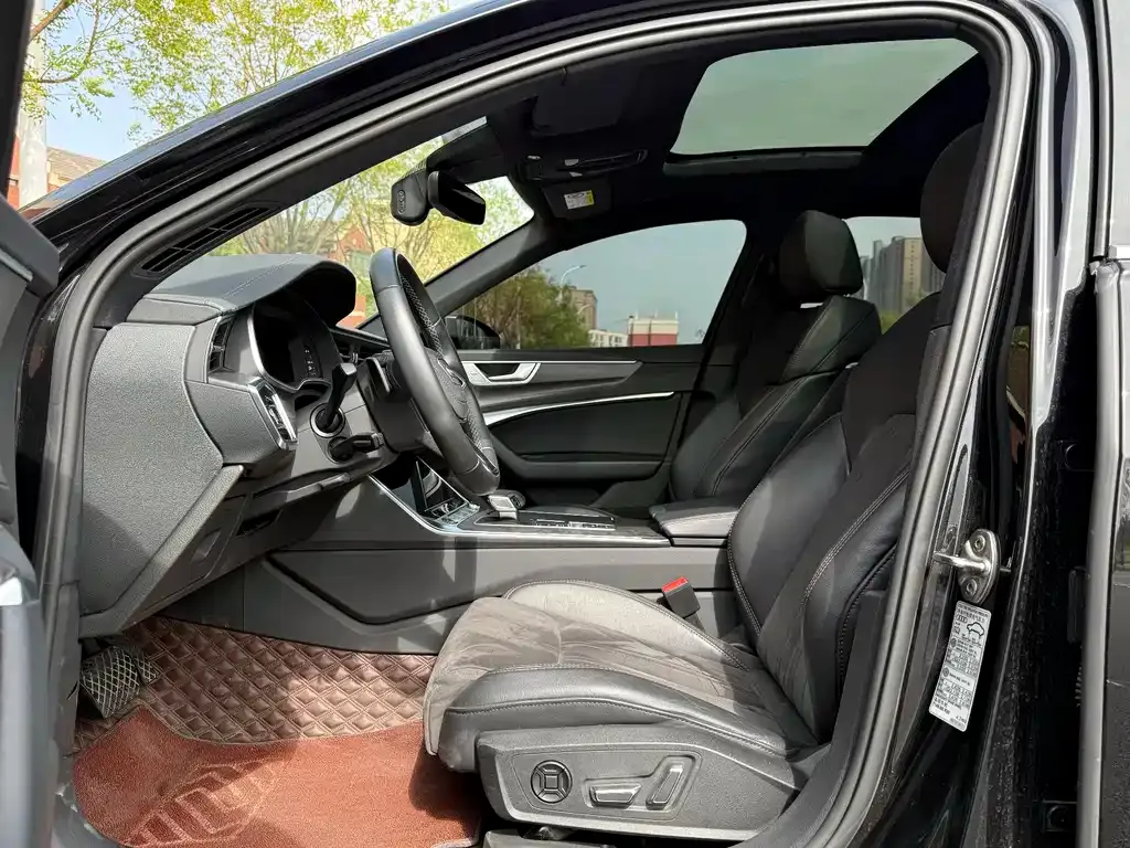 Audi A6L 2023 из CN, фото 8