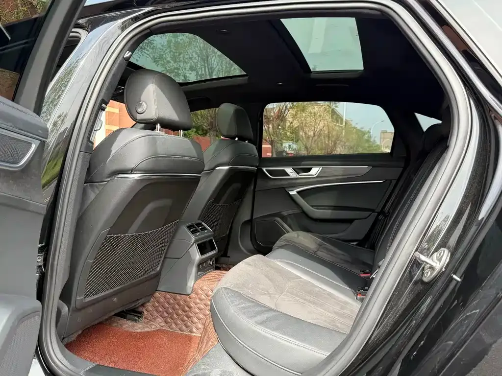 Audi A6L 2023 из CN, фото 9