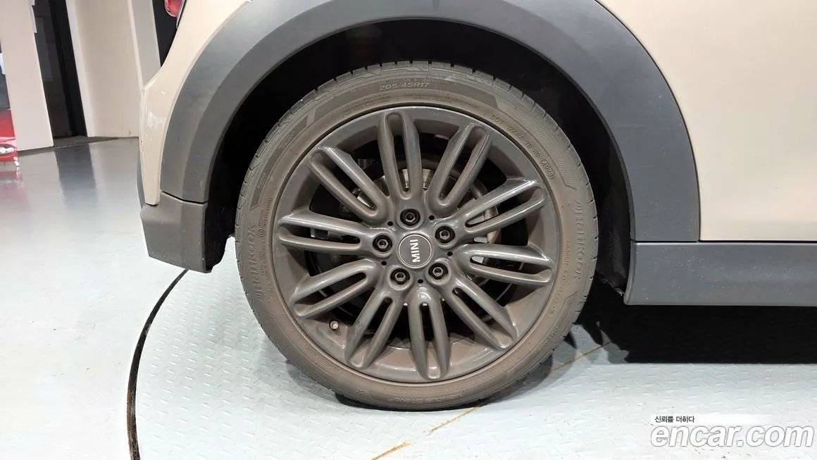 [object Object] Cooper Convertible 2024 из KR, фото 5