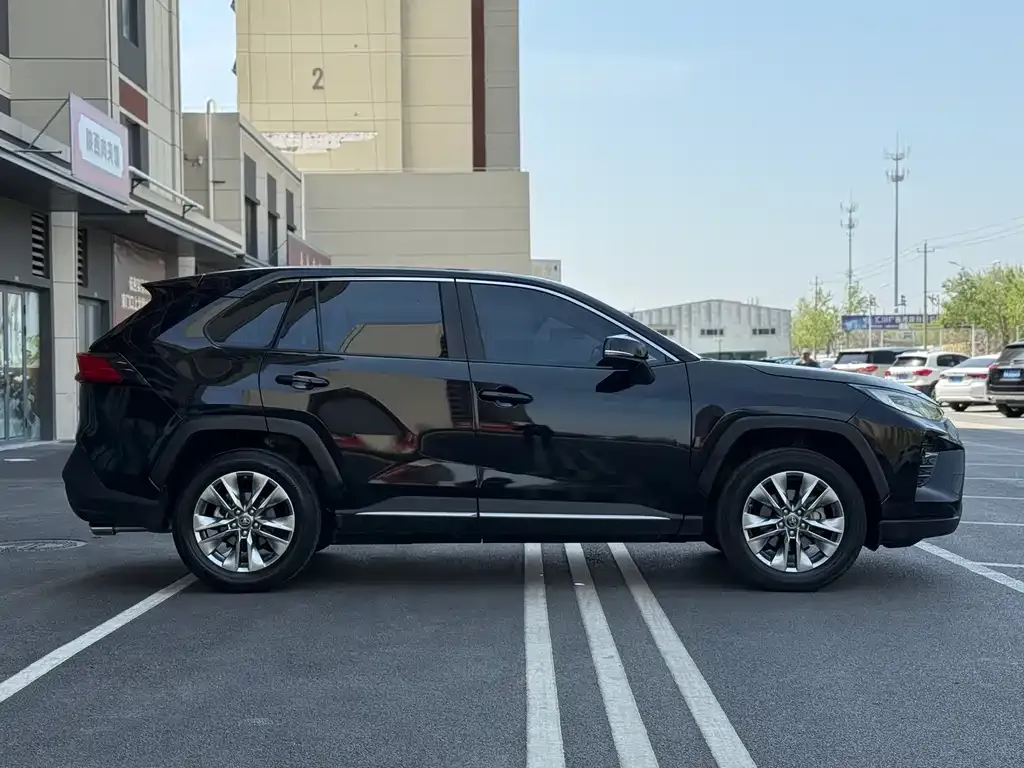 Toyota Wildlander 2021 из CN, фото 9