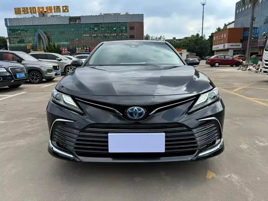 Toyota Camry 2021 из CN, фото 2