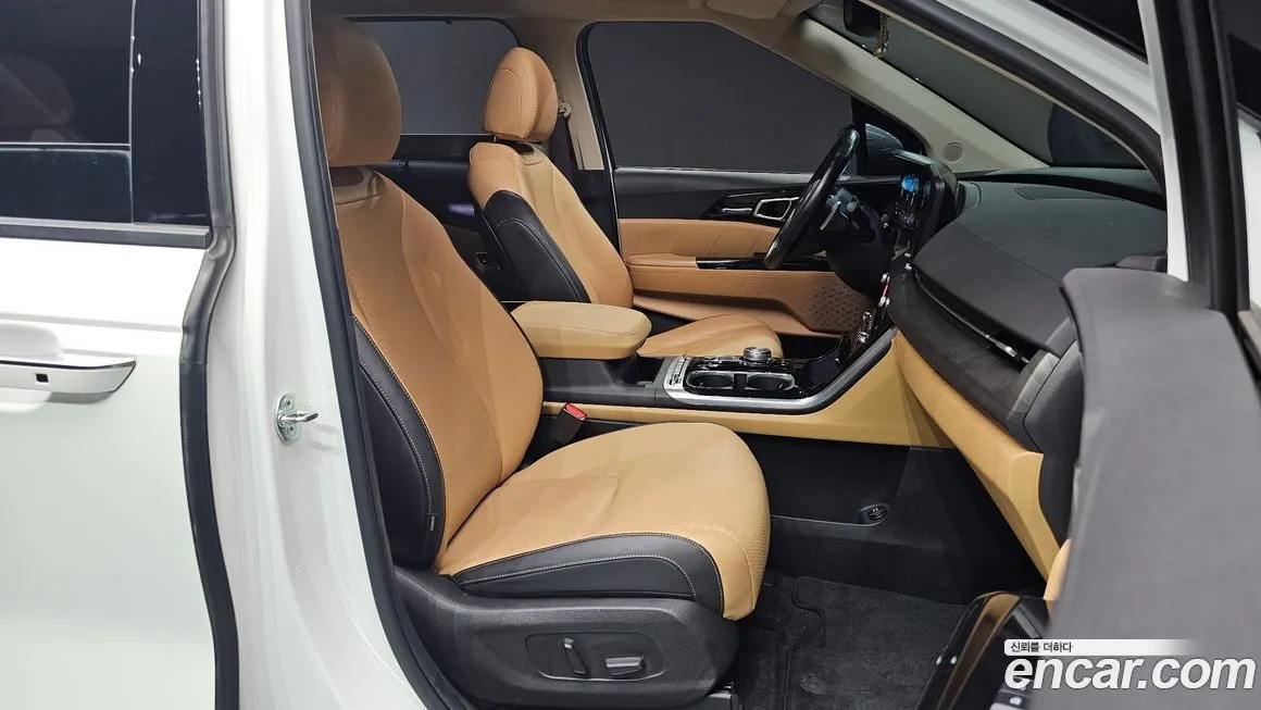 Kia Carnival — фото 10