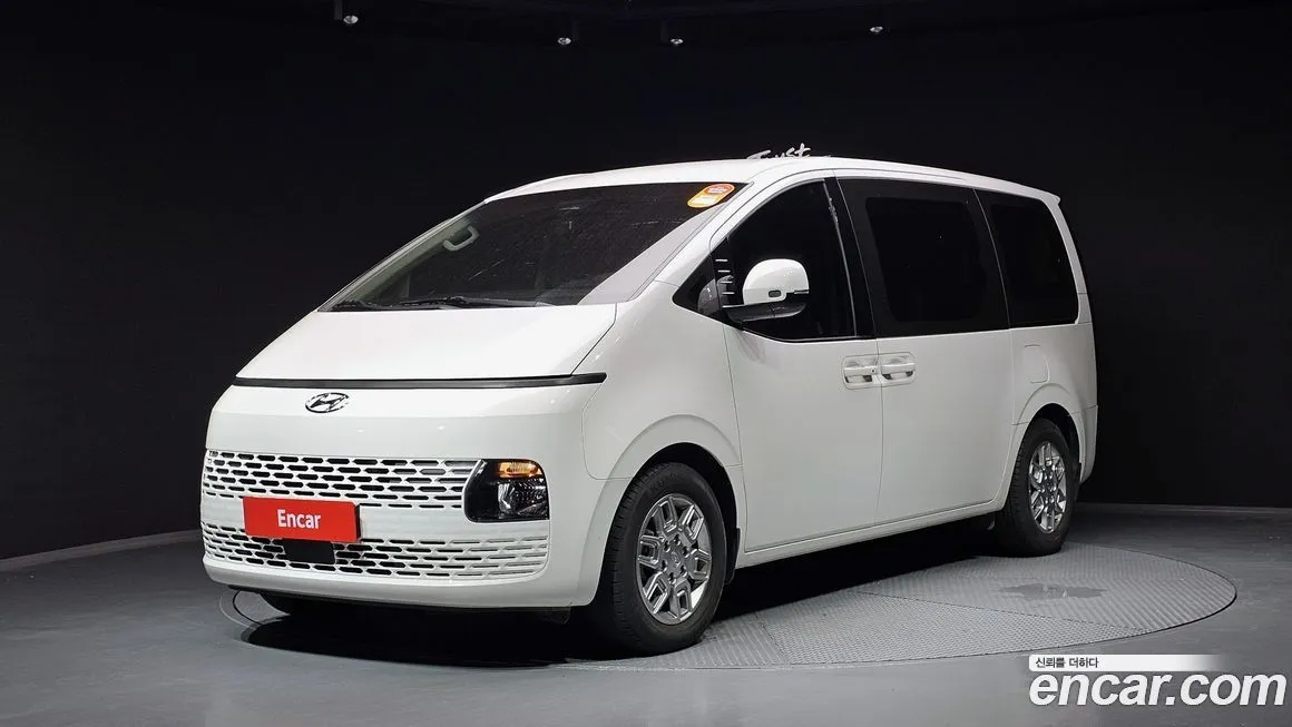 Hyundai Staria — фото 1