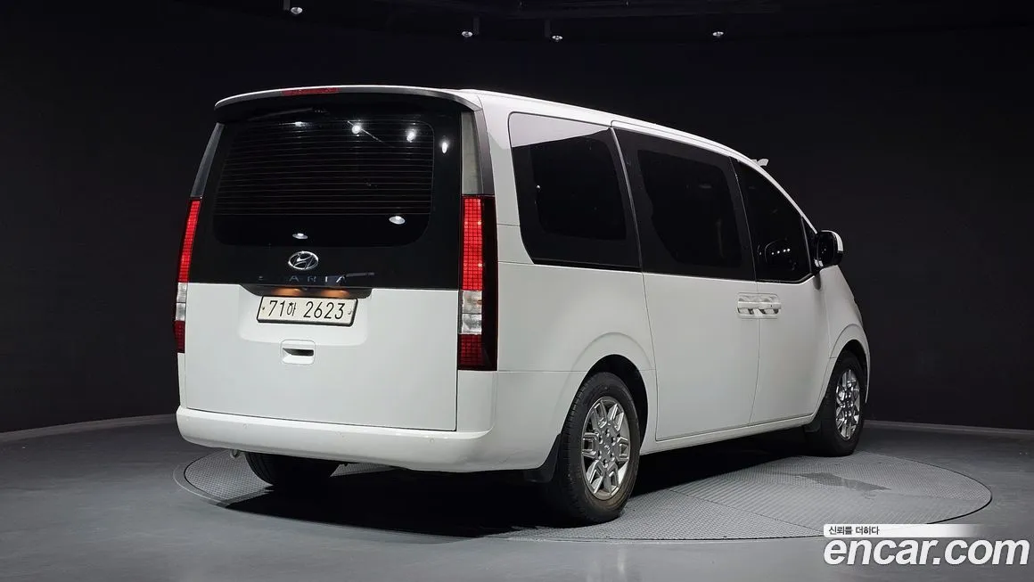 Hyundai Staria — фото 2