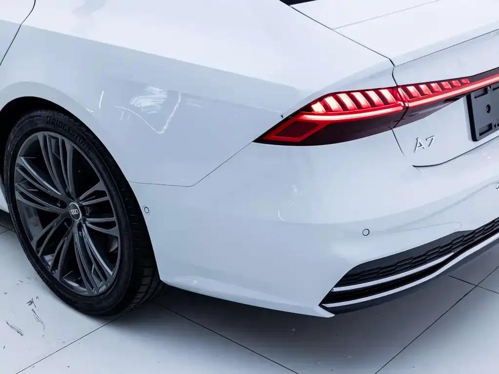 Audi A7 2023 из CN, фото 10