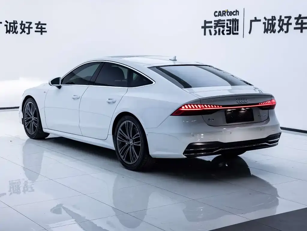 Audi A7 2023 из CN, фото 4