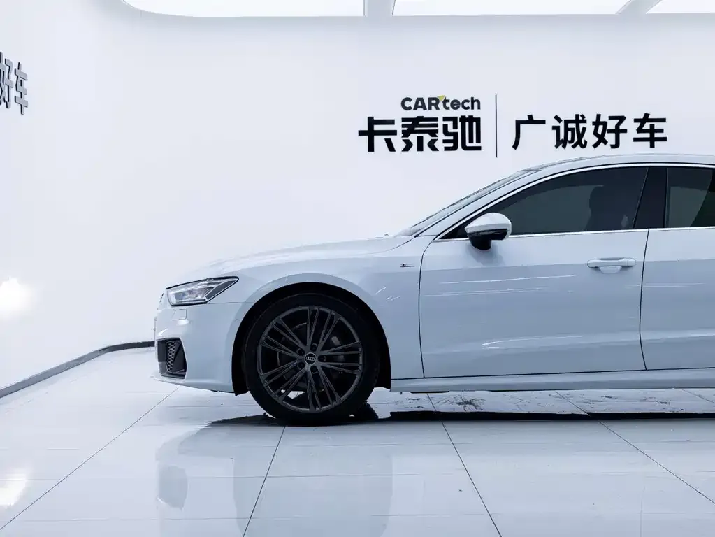Audi A7 2023 из CN, фото 8