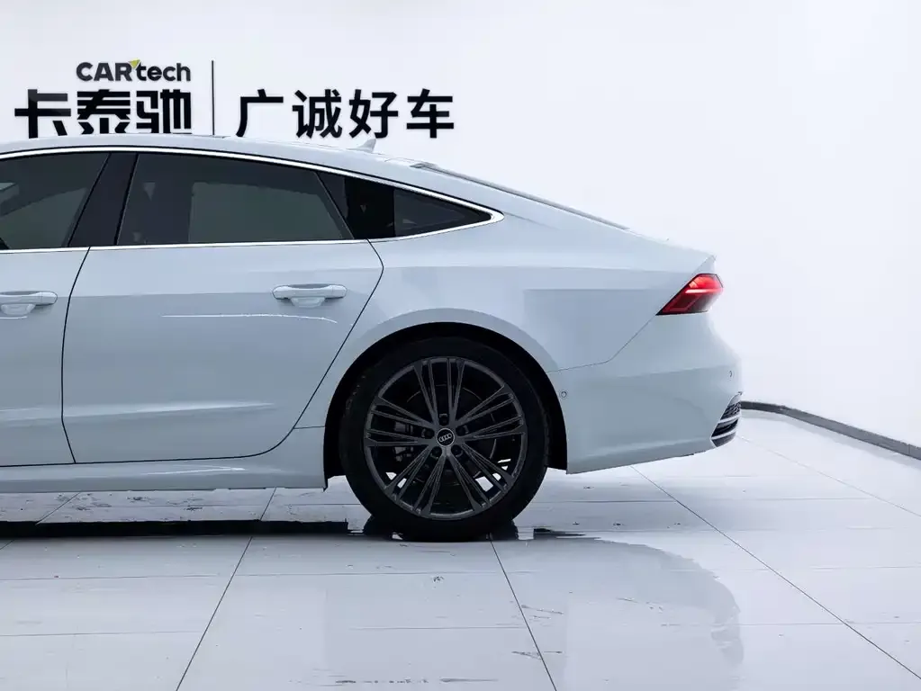 Audi A7 2023 из CN, фото 9